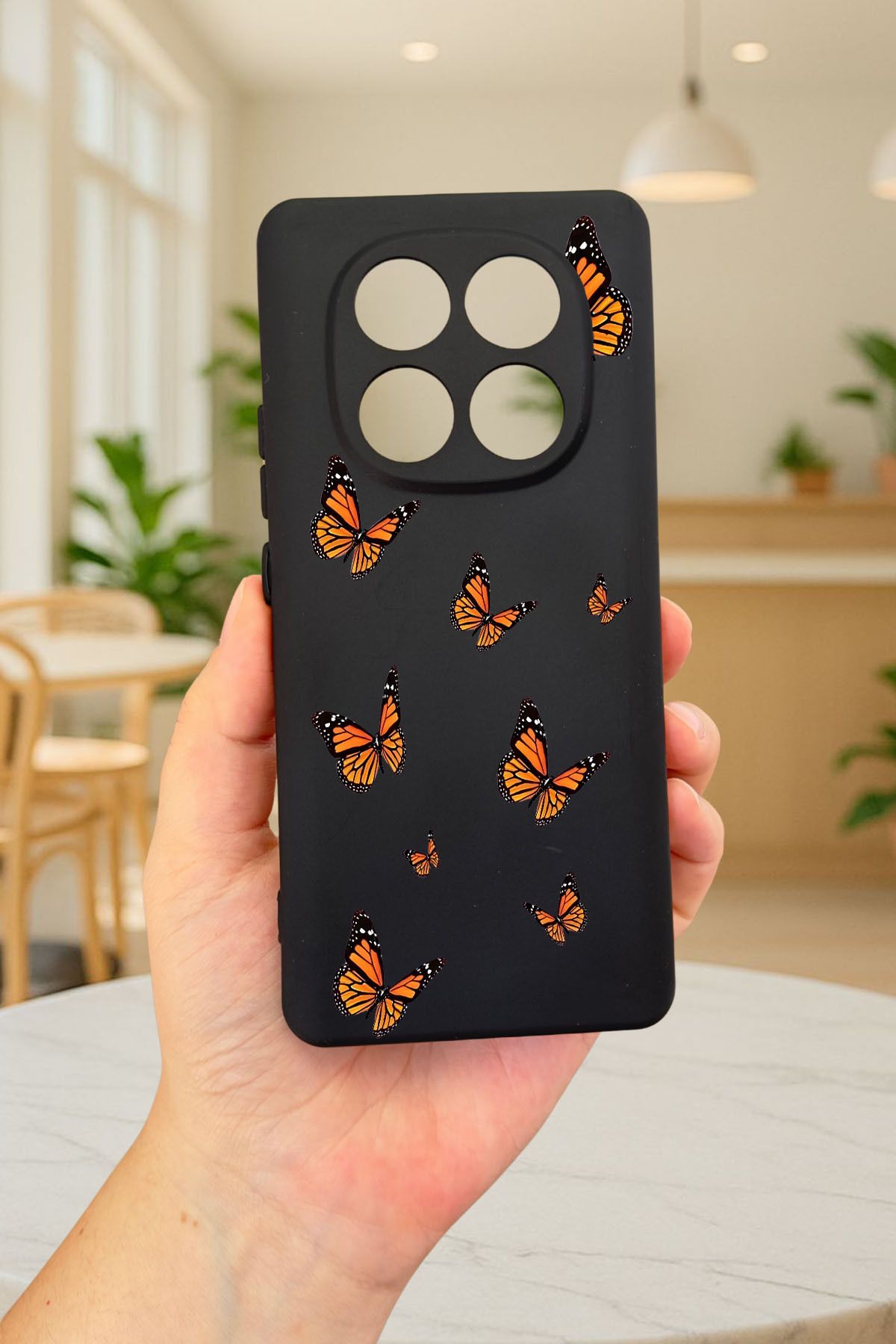 Redmi Note 14 Pro 4G-TURUNCU KELEBEK DESENLİ Silikon Darbe Emici Klasik Korumalı Rubber Kılıf