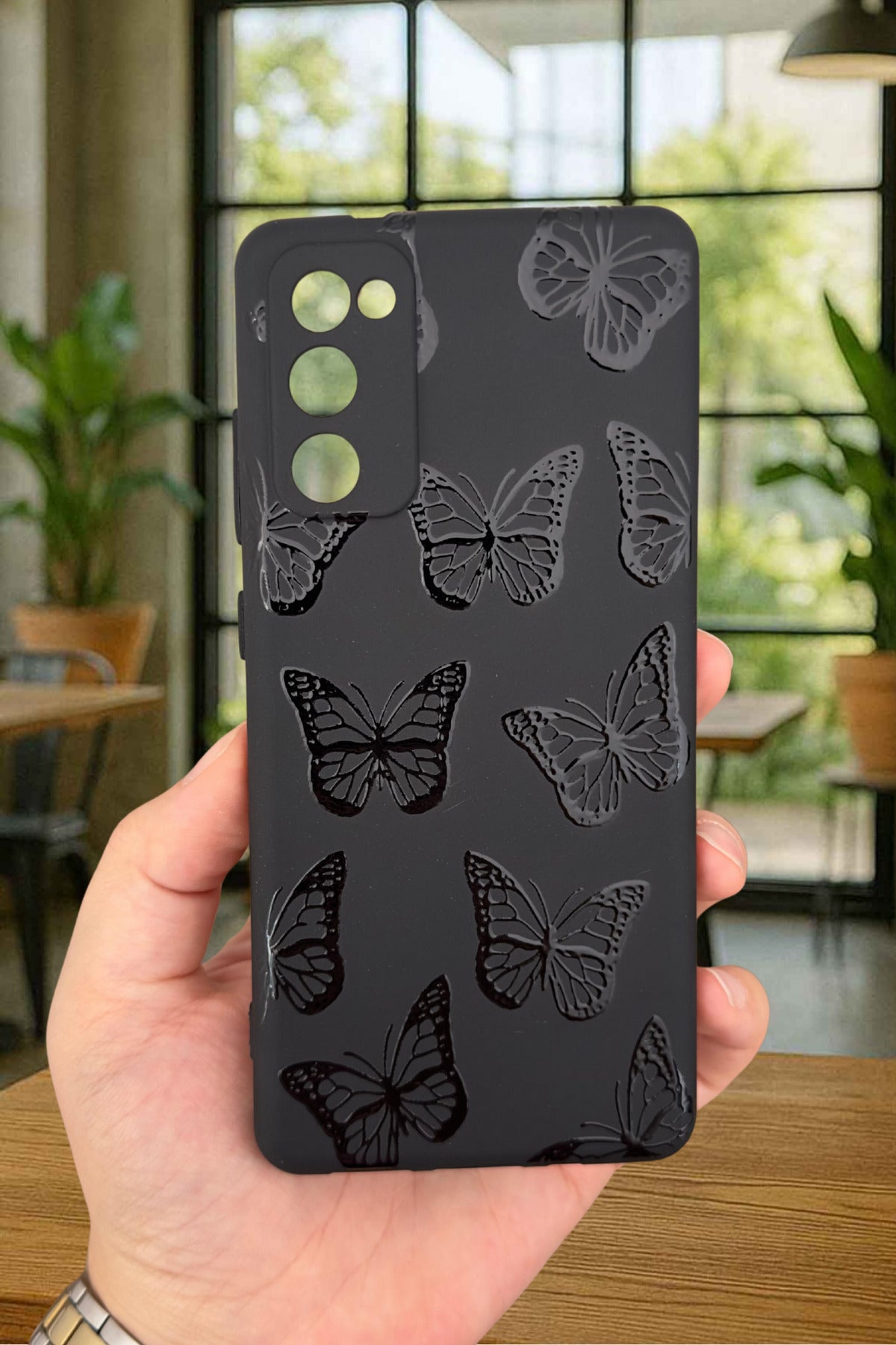 Samsung Galaxy S20 Fe - Siyah Kelebek Desenli Silikon Darbe Emici Klasik Korumalı Rubber Kılıf