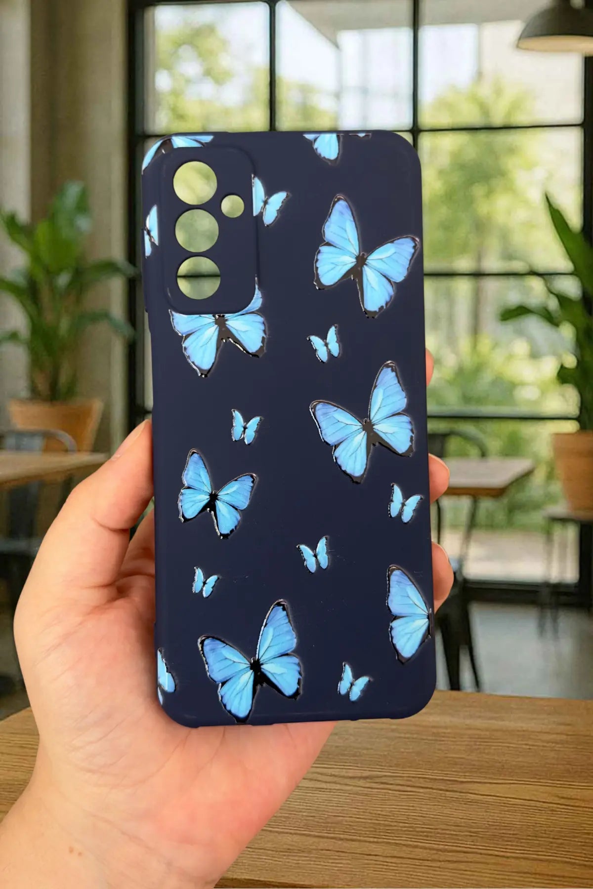 Samsung Galaxy M13 Uyumlu Mavi Kelebek Desenli Silikon Darbe Emici Klasik Korumalı Rubber Kılıf