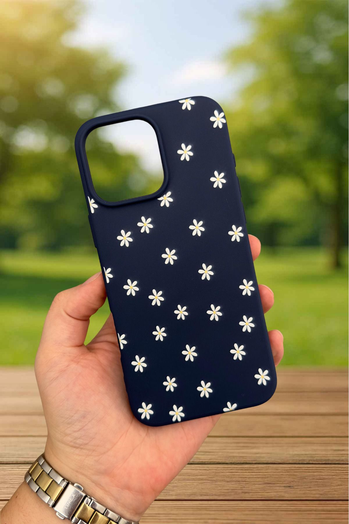 iPhone 14 Plus ve 15 Plus -MİNİ PAPATYA DESENLİ Silikon Darbe Emici Klasik Korumalı Rubber Kılıf