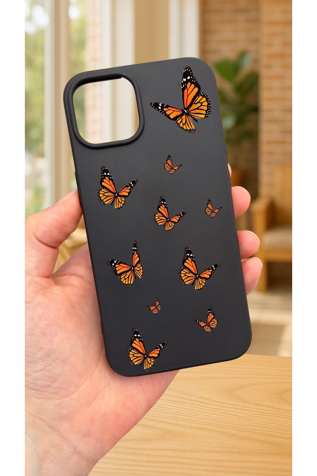 iPhone 12 ve 12 Pro Uyumlu KELEBEK DESENLİ Silikon Darbe Emici Klasik Korumalı Rubber Kılıf