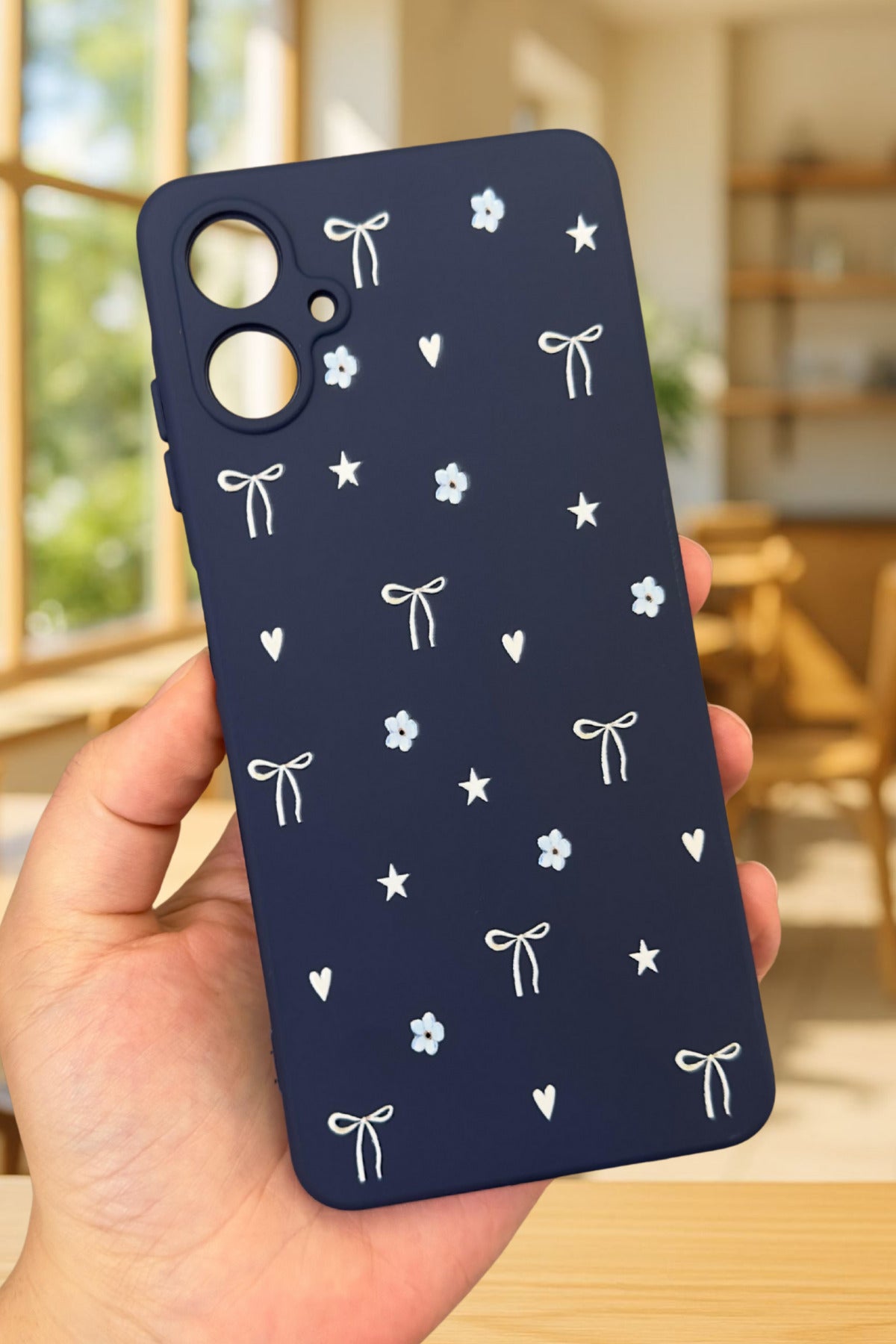 Samsung Galaxy A06 Uyumlu Mini Fiyonk Desenli Silikon Darbe Emici Klasik Korumalı Rubber Kılıf