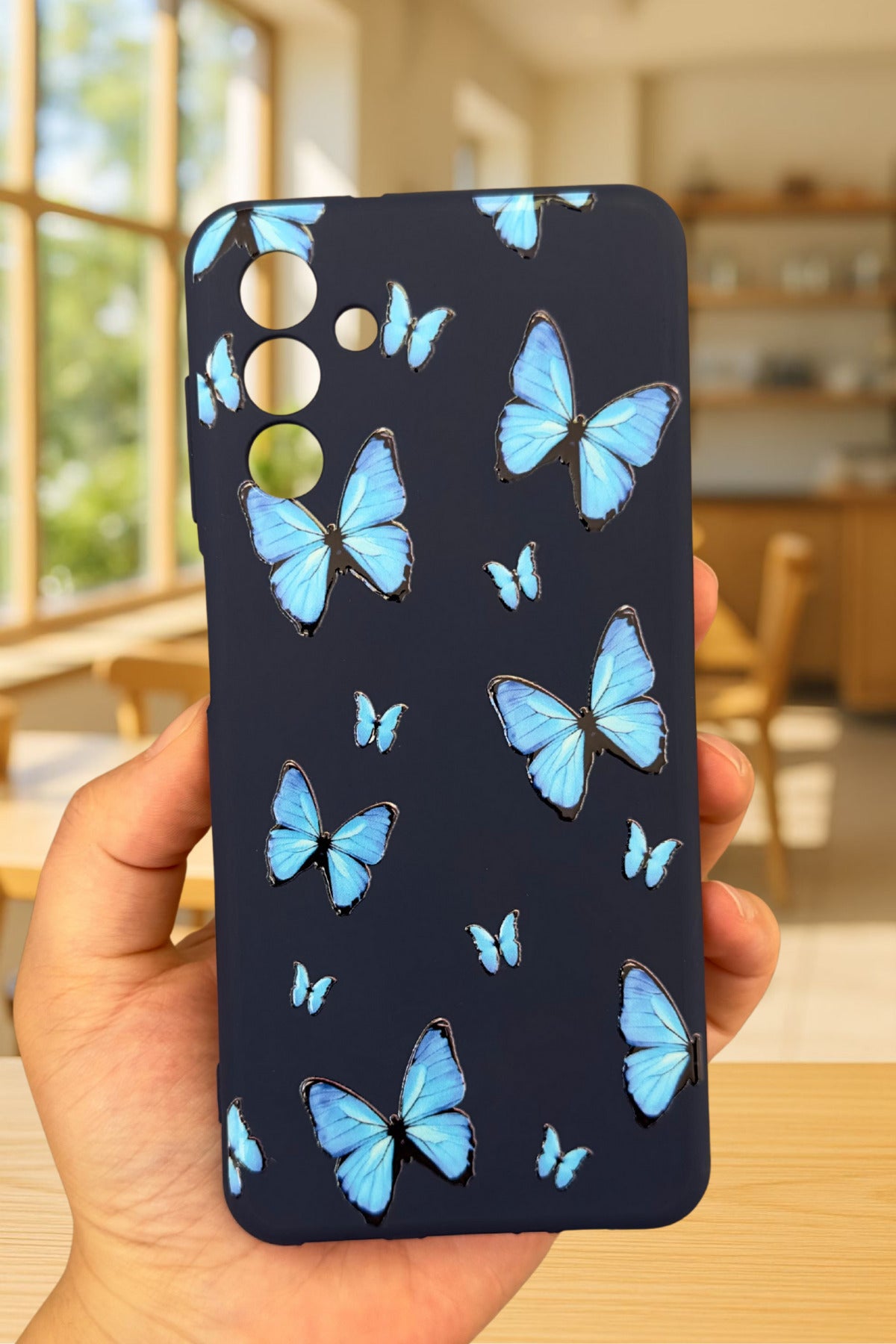 Samsung Galaxy A04s Uyumlu Mavi Kelebek Desenli Silikon Darbe Emici Klasik Korumalı Rubber Kılıf