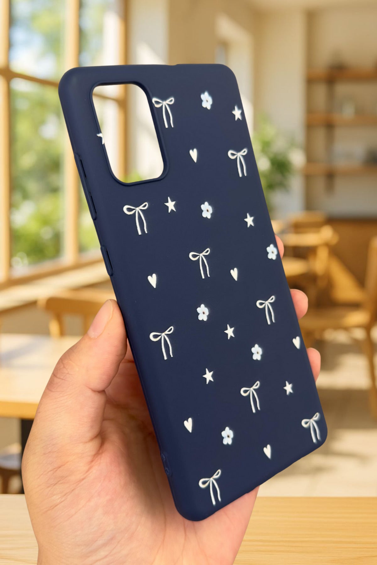 Samsung Galaxy A71 Uyumlu Mini Fiyonk Desenli Silikon Darbe Emici Klasik Korumalı Rubber Kılıf