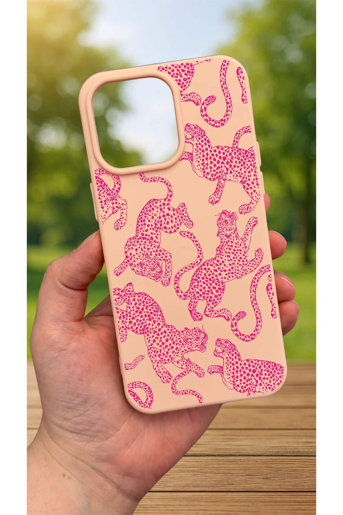 iPhone 16 Pro Max - PEMBE LEOPAR DESENLİ Silikon Darbe Emici Klasik Korumalı Rubber Kılıf
