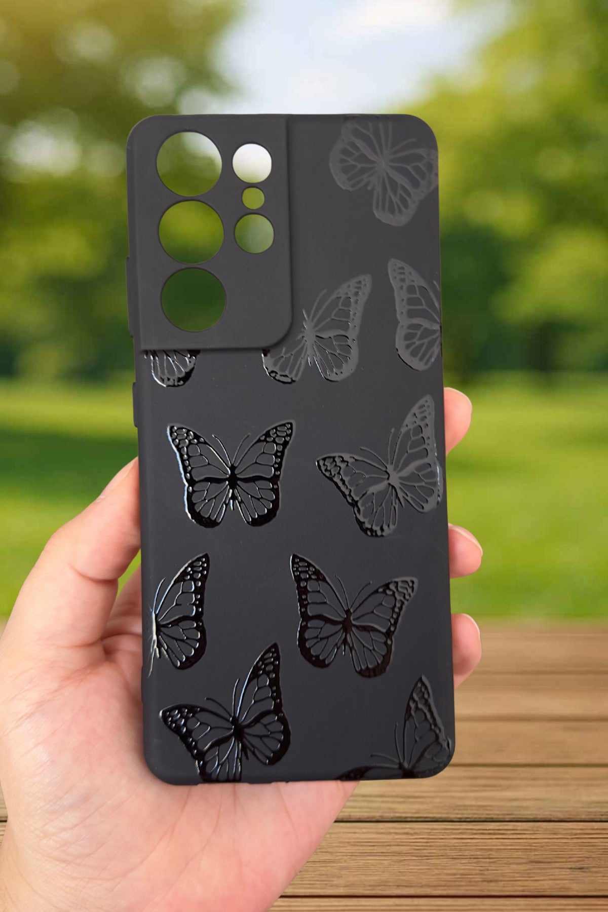 Samsung Galaxy S21 Ultra -Siyah Kelebek Desenli Silikon Darbe Emici Klasik Korumalı Rubber Kılıf