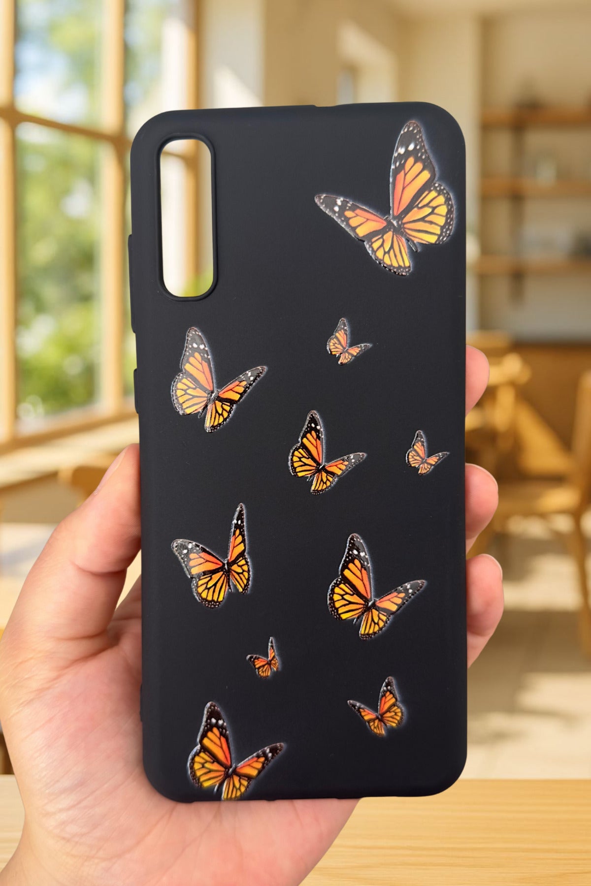 Samsung Galaxy A70 - Turuncu Kelebek Desenli Silikon Darbe Emici Klasik Korumalı Rubber Kılıf
