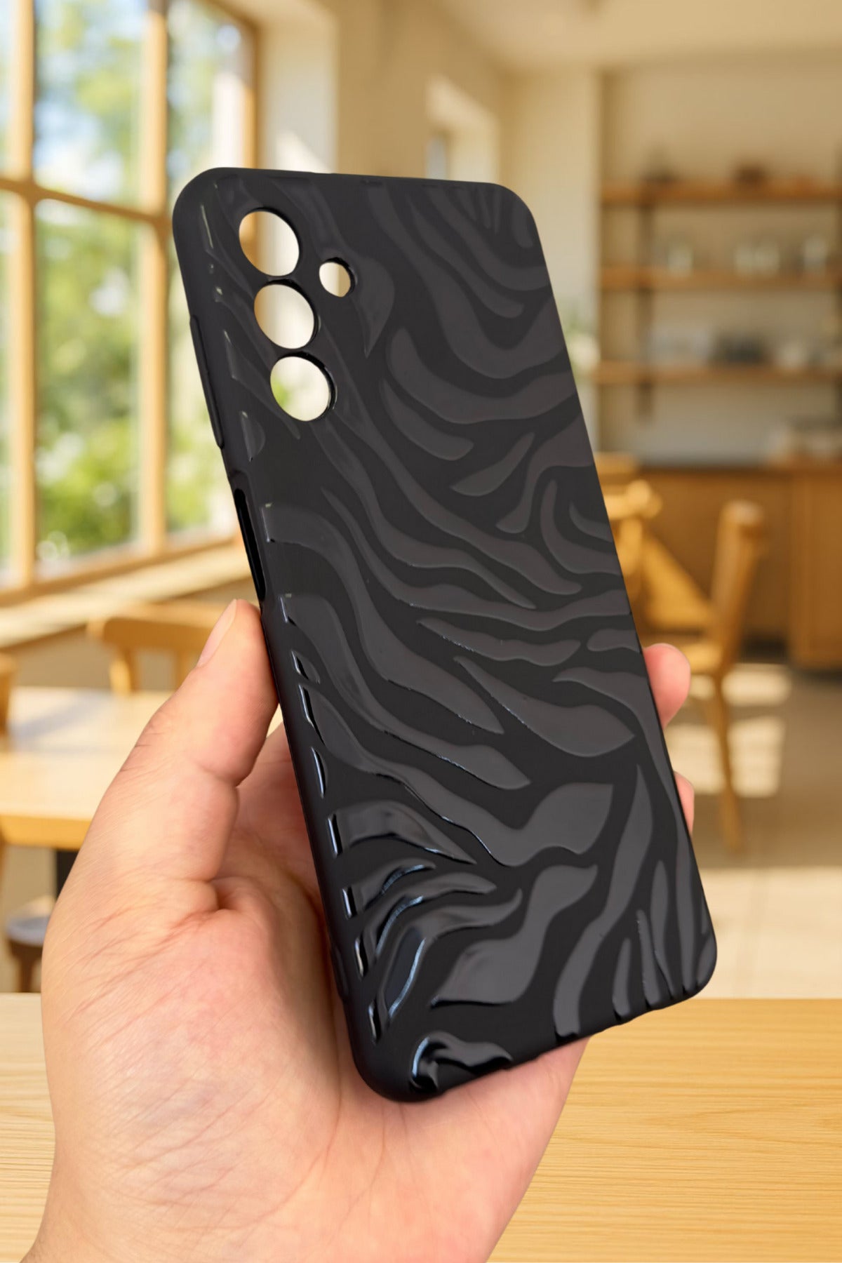 Samsung Galaxy A04s Uyumlu Zebra Desenli Silikon Darbe Emici Klasik Korumalı Rubber Kılıf