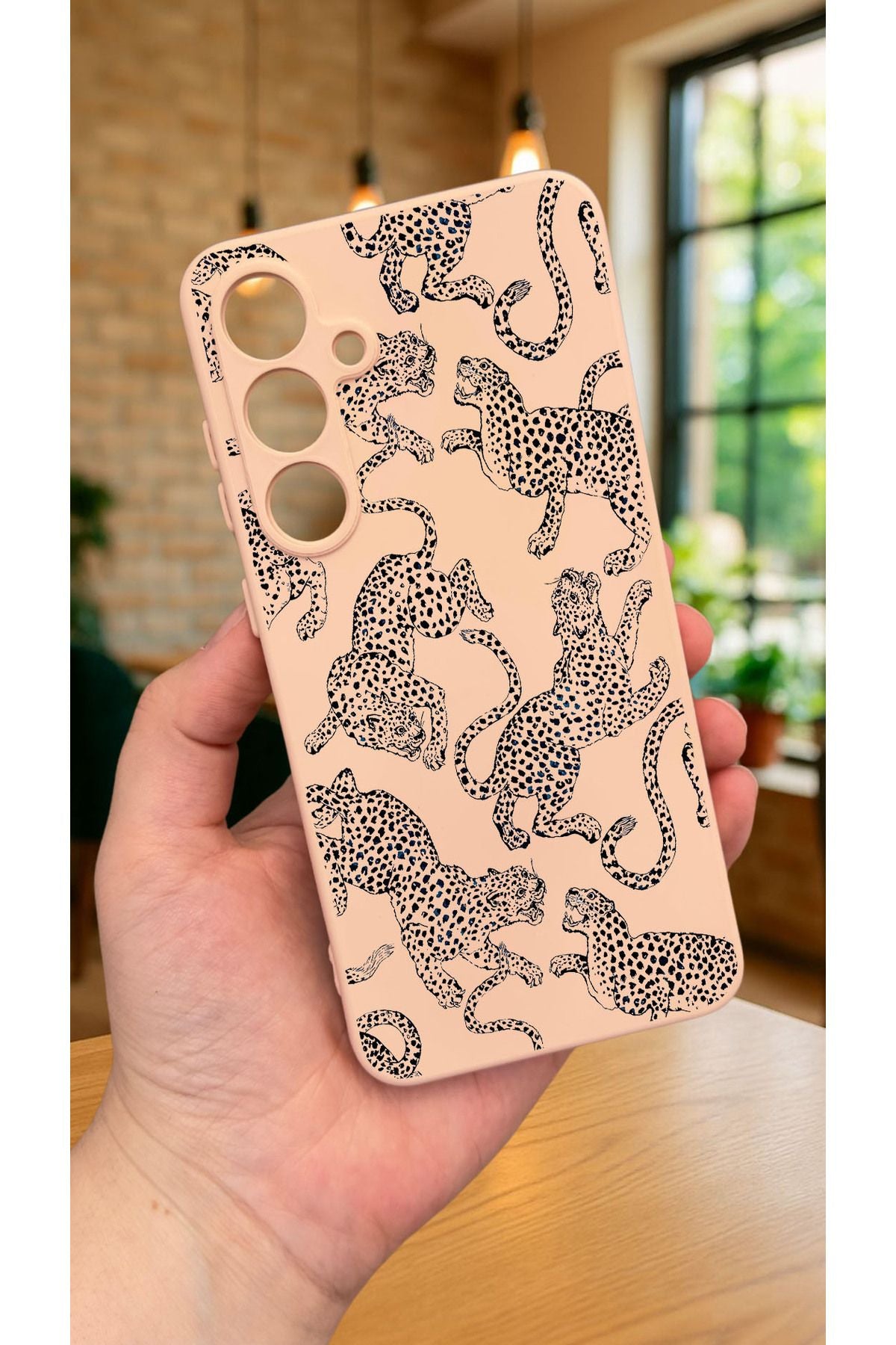 Samsung Galaxy A35 -LEOPAR DESENLİ Silikon Darbe Emici Klasik Korumalı Rubber Kılıf