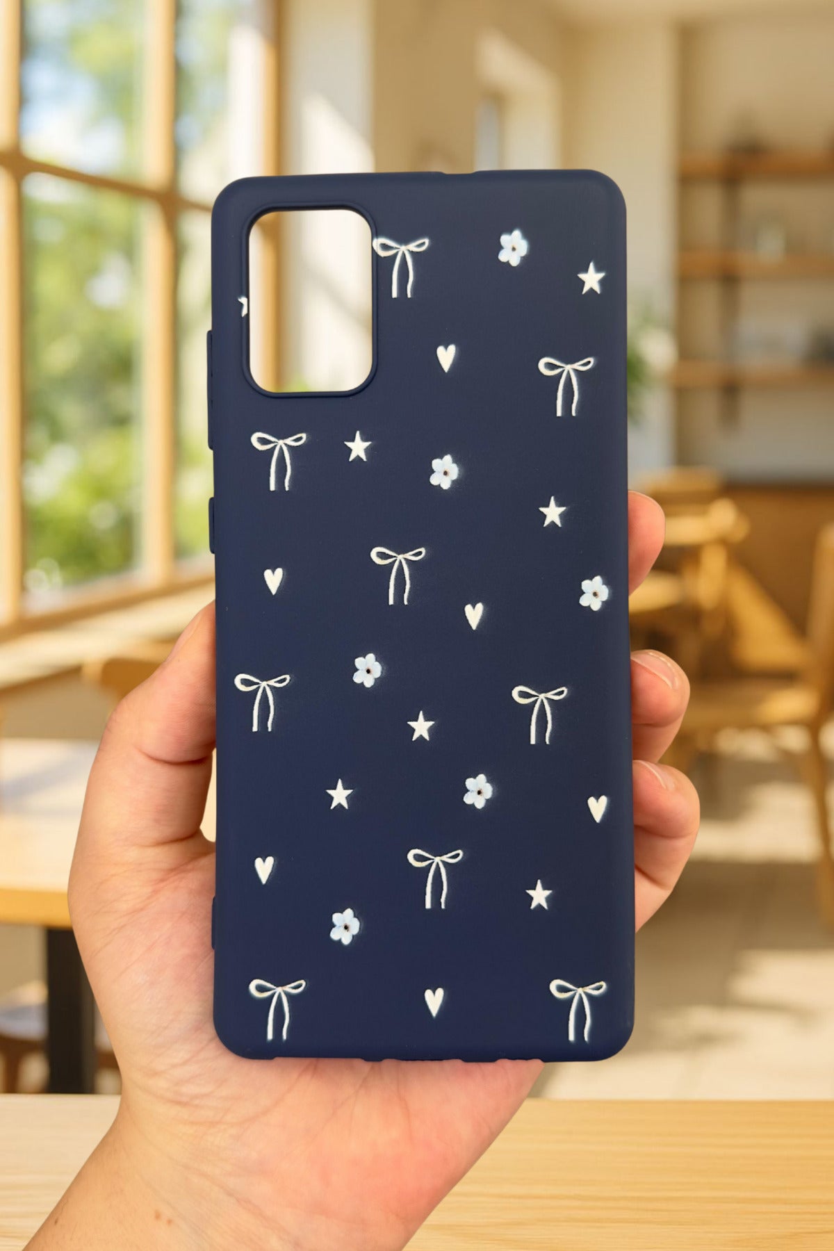 Samsung Galaxy A51 Uyumlu Mini Fiyonk Desenli Silikon Darbe Emici Klasik Korumalı Rubber Kılıf