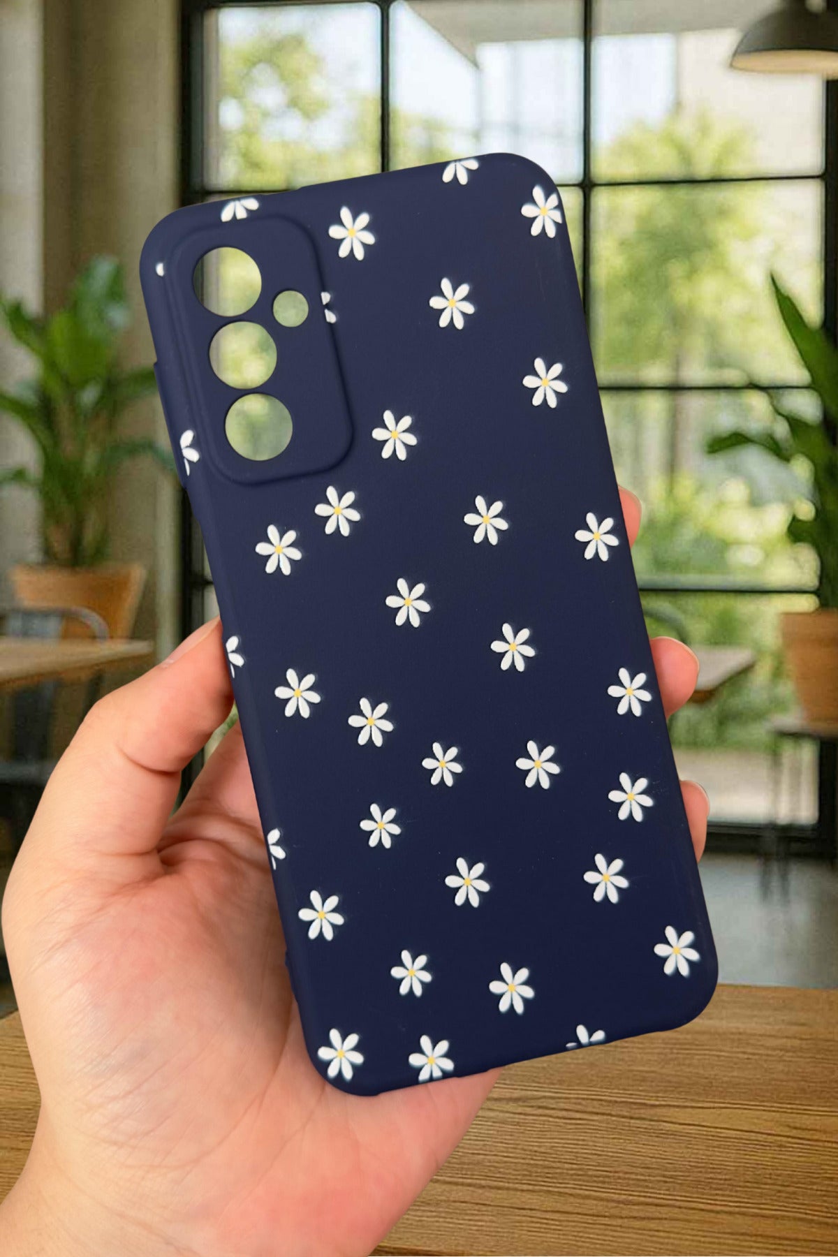 Samsung Galaxy M13 Uyumlu Mini Papatya Desenli Silikon Darbe Emici Klasik Korumalı Rubber Kılıf