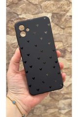 Samsung Galaxy A04 Uyumlu Mini Siyah Kalp Desenli Silikon Darbe Emici Klasik Korumalı Rubber Kılıf