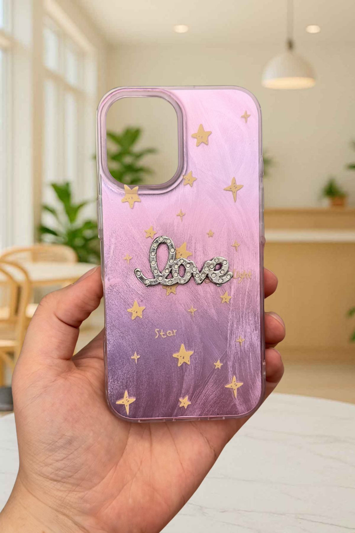 iPhone 16 Parlak Taşlı “Love” Yazılı Yıldız Desenli Telefon Kılıfı – Pastel Renkli Star Love Kılıf