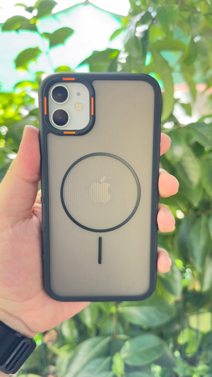iPhone 11 Magsafe Özellikli Kamera Çıkıntılı Yanları Silikon Arkası Mat Sylüx Kılıf