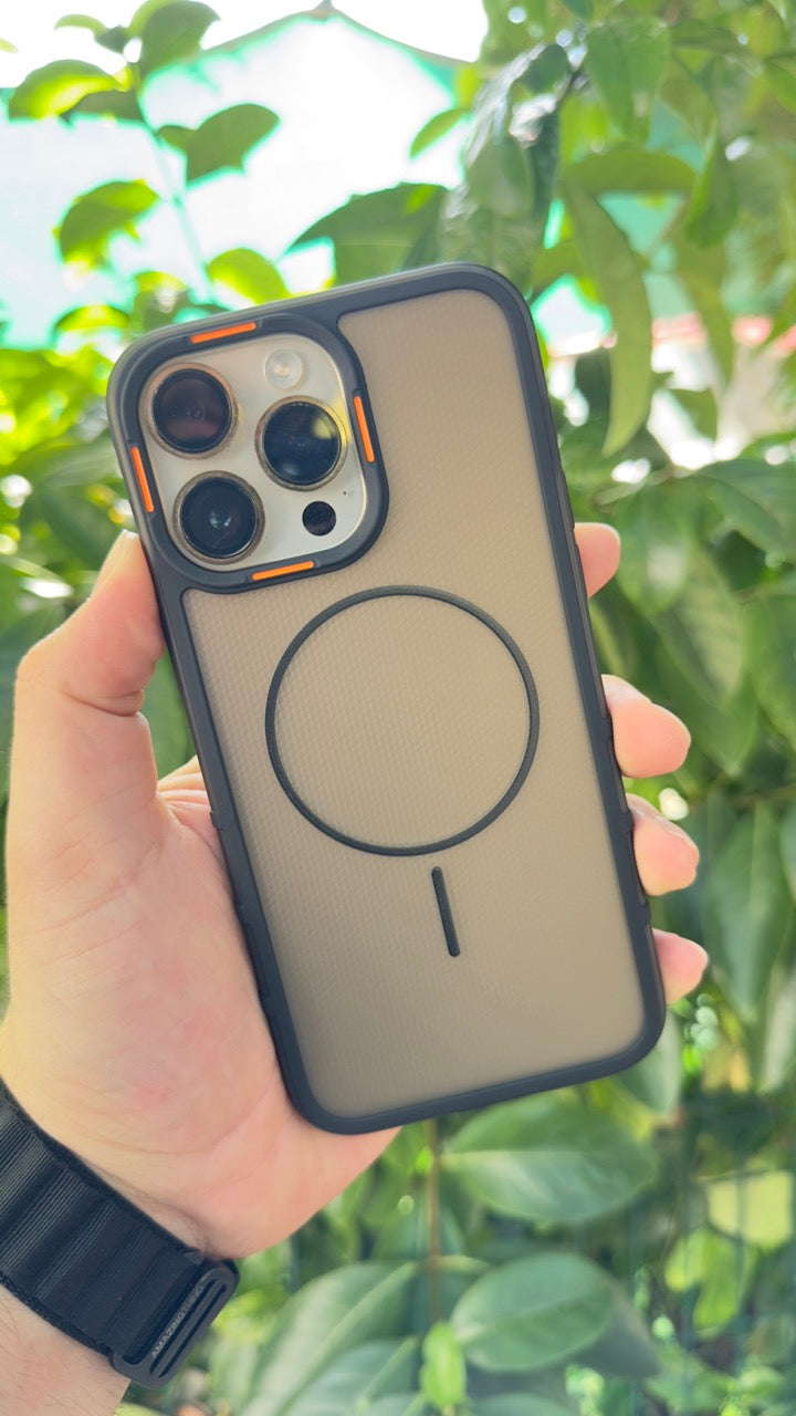 iPhone 15 Pro Max Magsafe Özellikli Kamera Çıkıntılı Yanları Silikon Arkası Mat Sylüx Kılıf