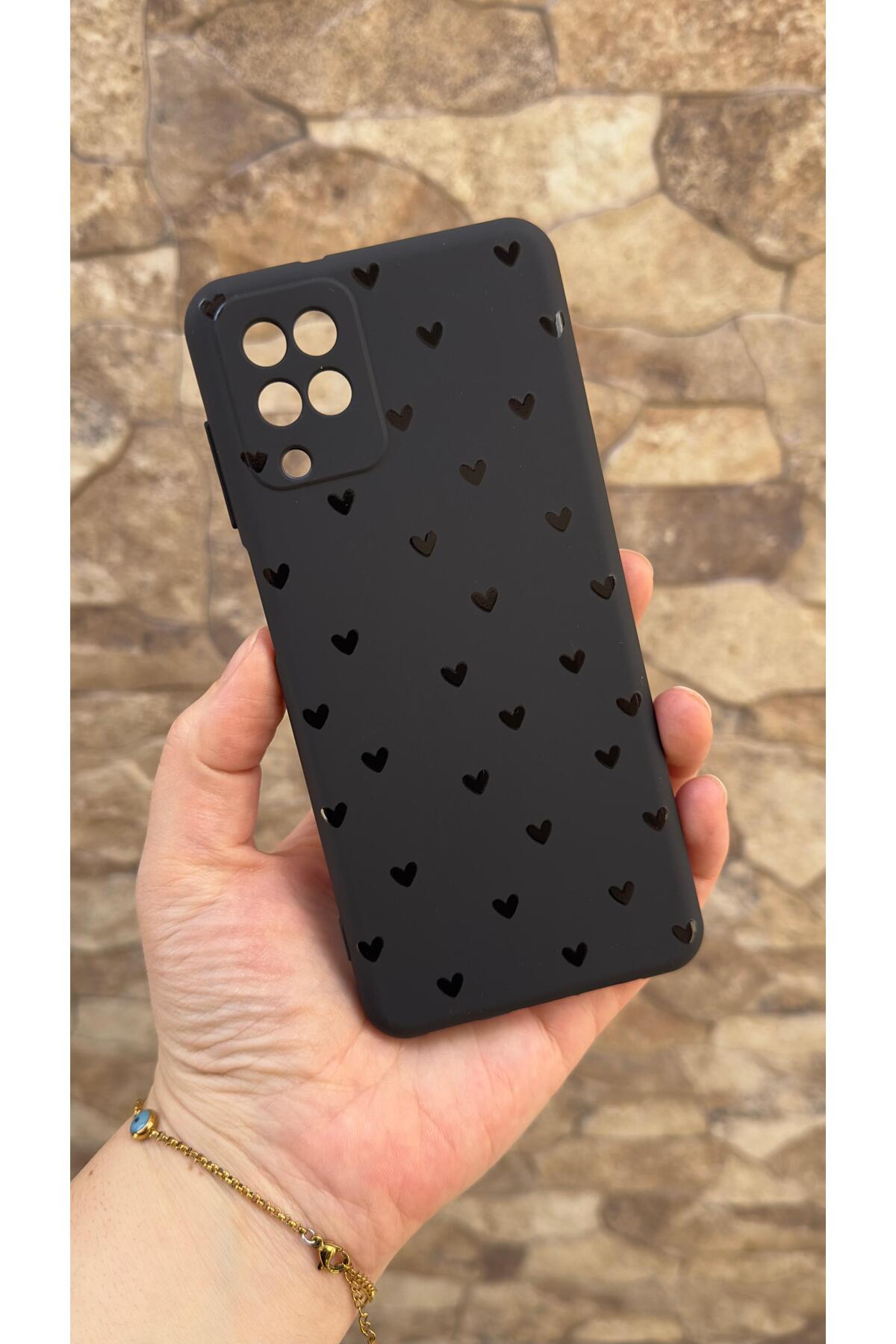 Samsung Galaxy A22 Uyumlu Mini Siyah Kalp Desenli Silikon Darbe Emici Klasik Korumalı Rubber Kılıf