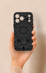 iPhone 17 Pro Max Uyumlu Siyah Beyaz Mandala Desenli Silikon Kılıf