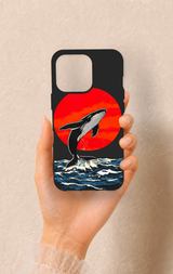iPhone 13 Pro Uyumlu Kırmızı Güneş Balina Desenli Silikon Kılıf