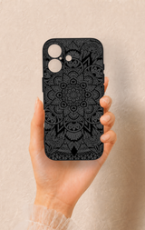 iPhone 17 Uyumlu Siyah Beyaz Mandala Desenli Silikon Kılıf