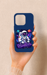iPhone 14 Pro Uyumlu Astronot DJ Desenli Silikon Kılıf