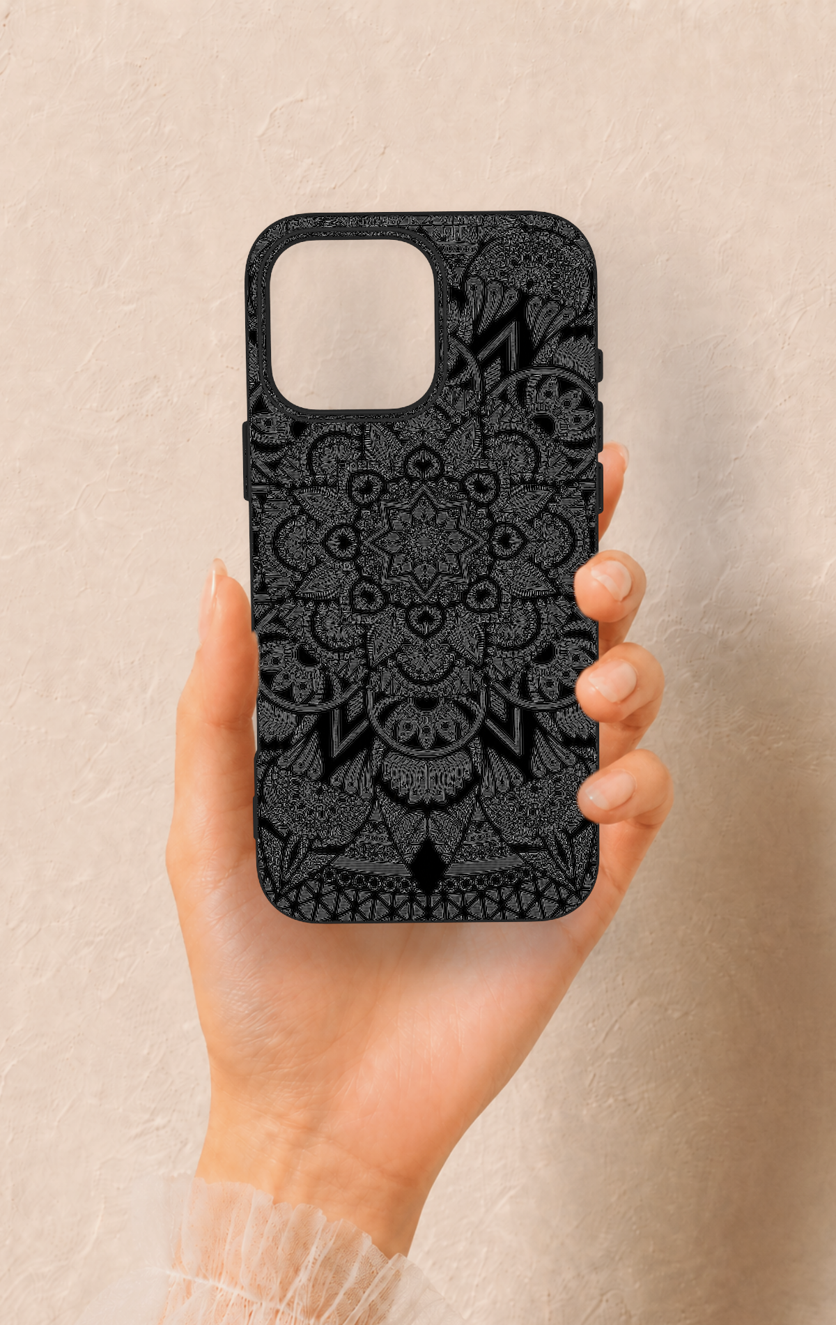 iPhone 16 Pro Max Uyumlu Siyah Beyaz Mandala Desenli Silikon Kılıf