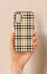 Oppo A6T Uyumlu Karamel Siyah Ekose Desenli Silikon Kılıf