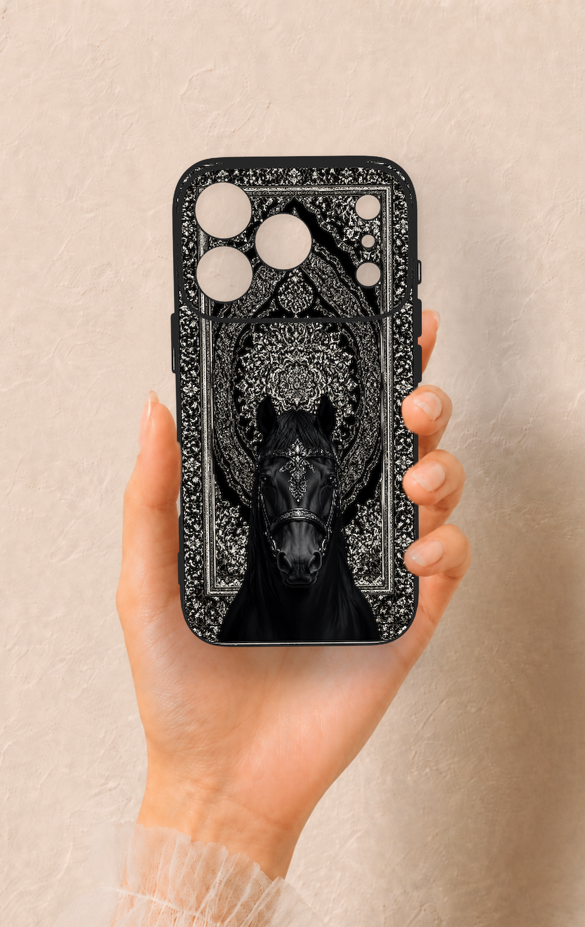 iPhone 17 Pro Uyumlu Etnik At Figürü Desenli Silikon Kılıf