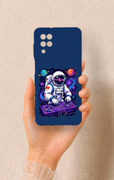 Samsung A12 Uyumlu Astronot DJ Desenli Silikon Kılıf