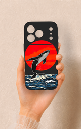 iPhone 17 Pro Uyumlu Kırmızı Güneş Balina Desenli Silikon Kılıf
