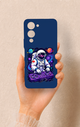 Vivo Y19 5G Uyumlu Astronot DJ Desenli Silikon Kılıf