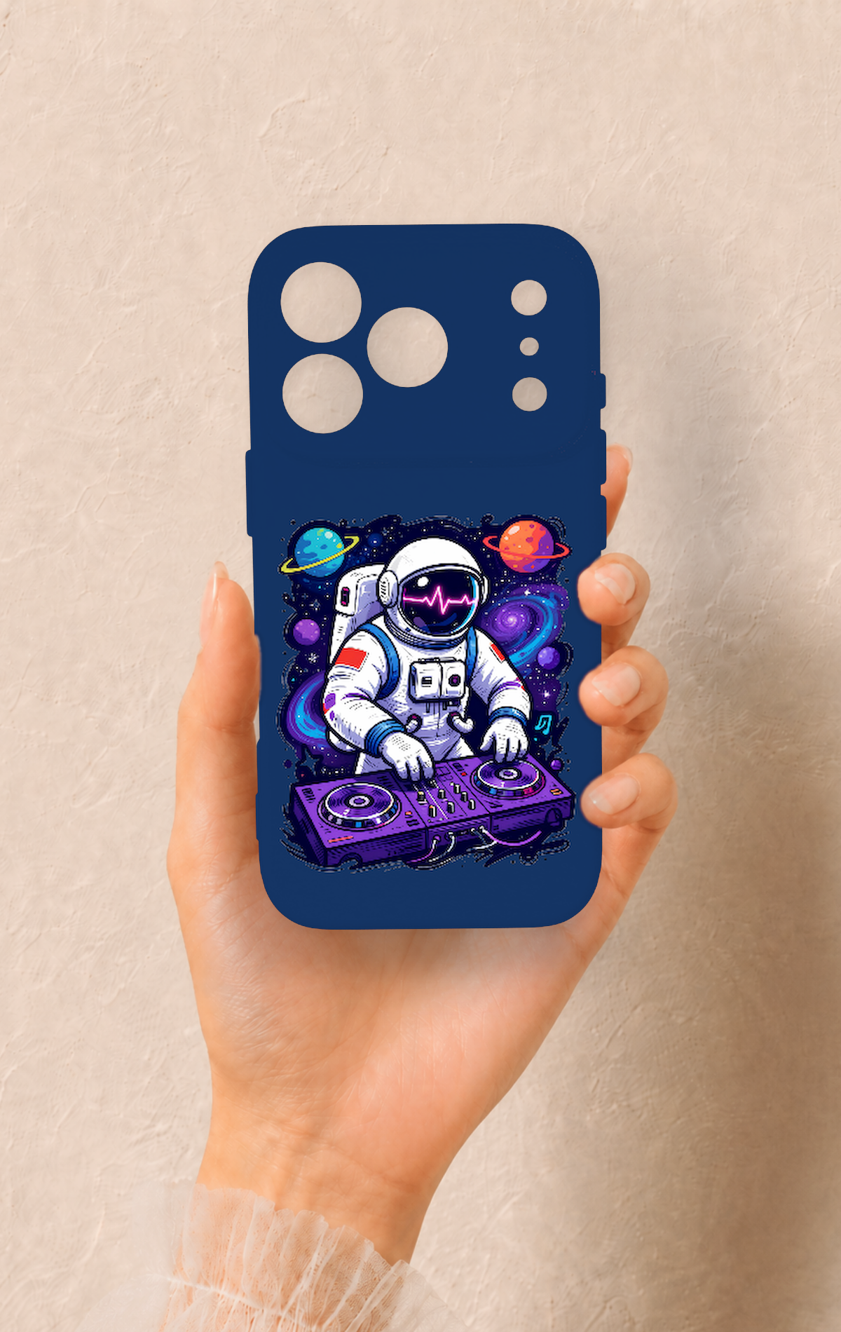 iPhone 17 Pro Uyumlu Astronot DJ Desenli Silikon Kılıf