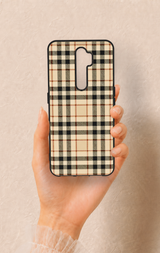 Oppo A5 2020 Uyumlu Karamel Siyah Ekose Desenli Silikon Kılıf