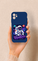 iPhone 11 Uyumlu Astronot DJ Desenli Silikon Kılıf