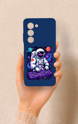 Oppo A5 5G Uyumlu Astronot DJ Desenli Silikon Kılıf