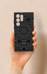 Samsung S22 Ultra Uyumlu Siyah Beyaz Mandala Desenli Silikon Kılıf
