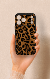 iPhone 17 Pro Max Uyumlu Koyu Leopar Deri Desenli Silikon Kılıf