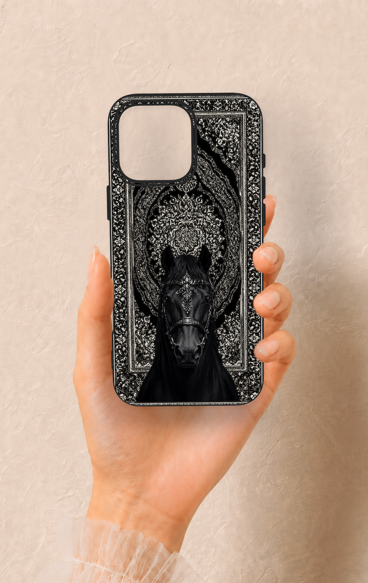 iPhone 16 Pro Max Uyumlu Etnik At Figürü Desenli Silikon Kılıf