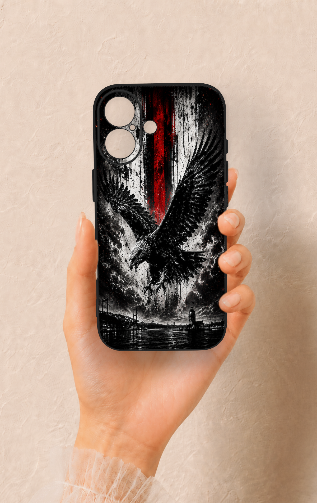 iPhone 17 Uyumlu Kara Kartal Desenli Silikon Kılıf