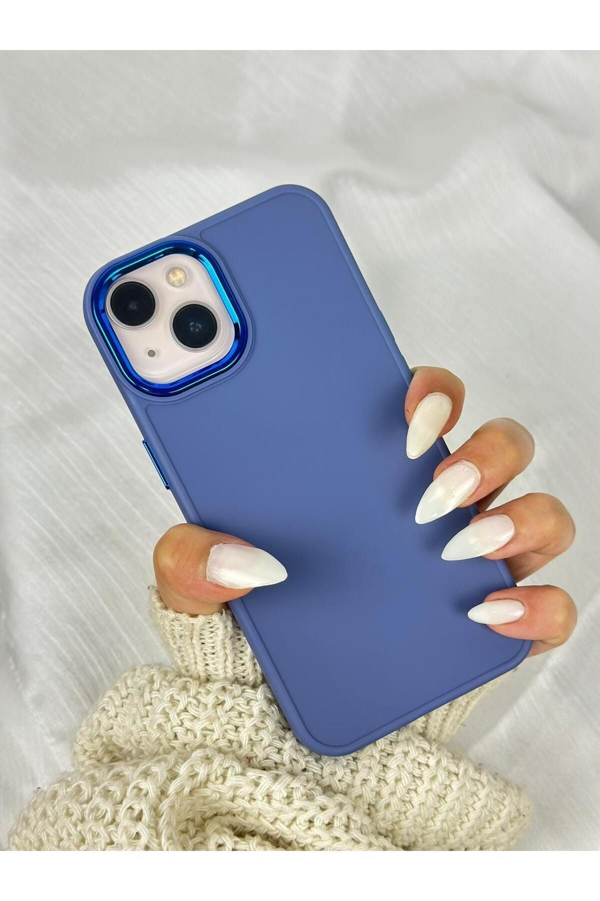 İphone 13 Uyumlu Parlak Metal Detaylı Tuşu Kolay Basmalı Pastel Silikon Ruby Kılıf