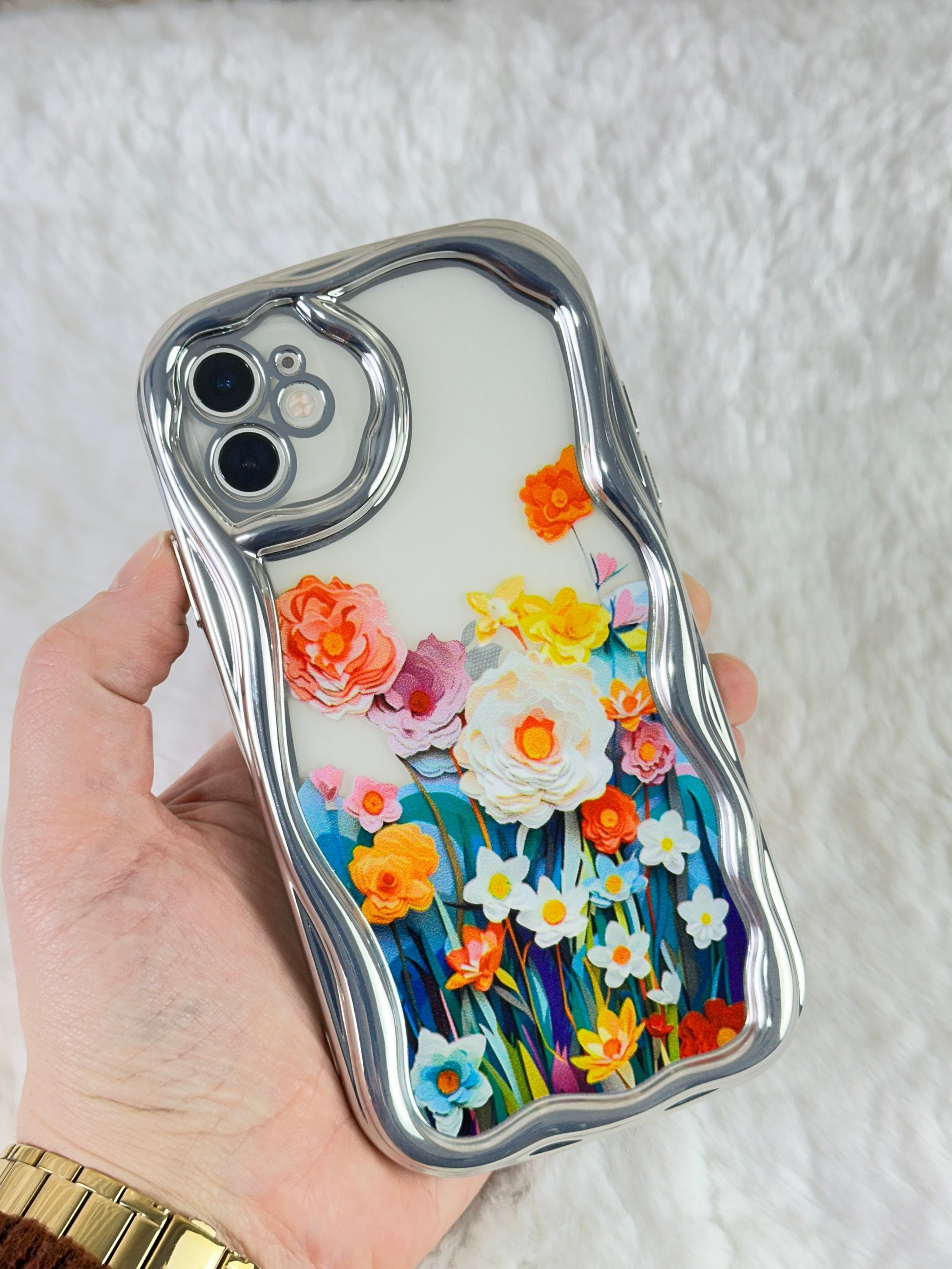 iPhone 11 Dalgalı Kenarlı Renkli Çiçek Desenli Kamera Korumalı Bloss Kılıf