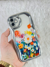 iPhone 11 Dalgalı Kenarlı Renkli Çiçek Desenli Kamera Korumalı Bloss Kılıf